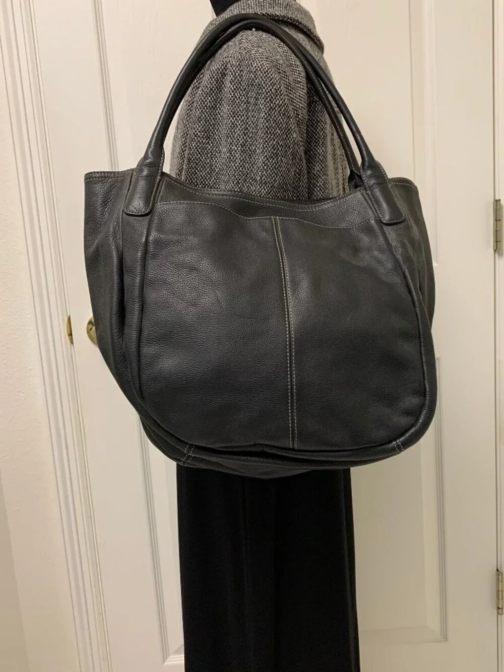 Tignanello Large Black Pebbled Leather Hobo Shoulder Bag Tote